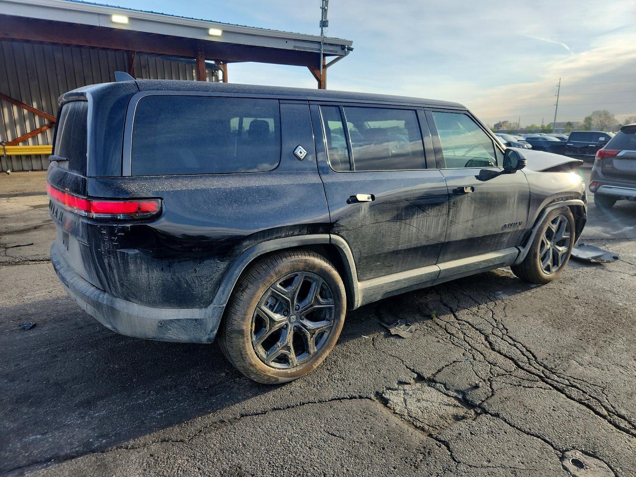 2026 Rivian R1S Adventure - Image 3
