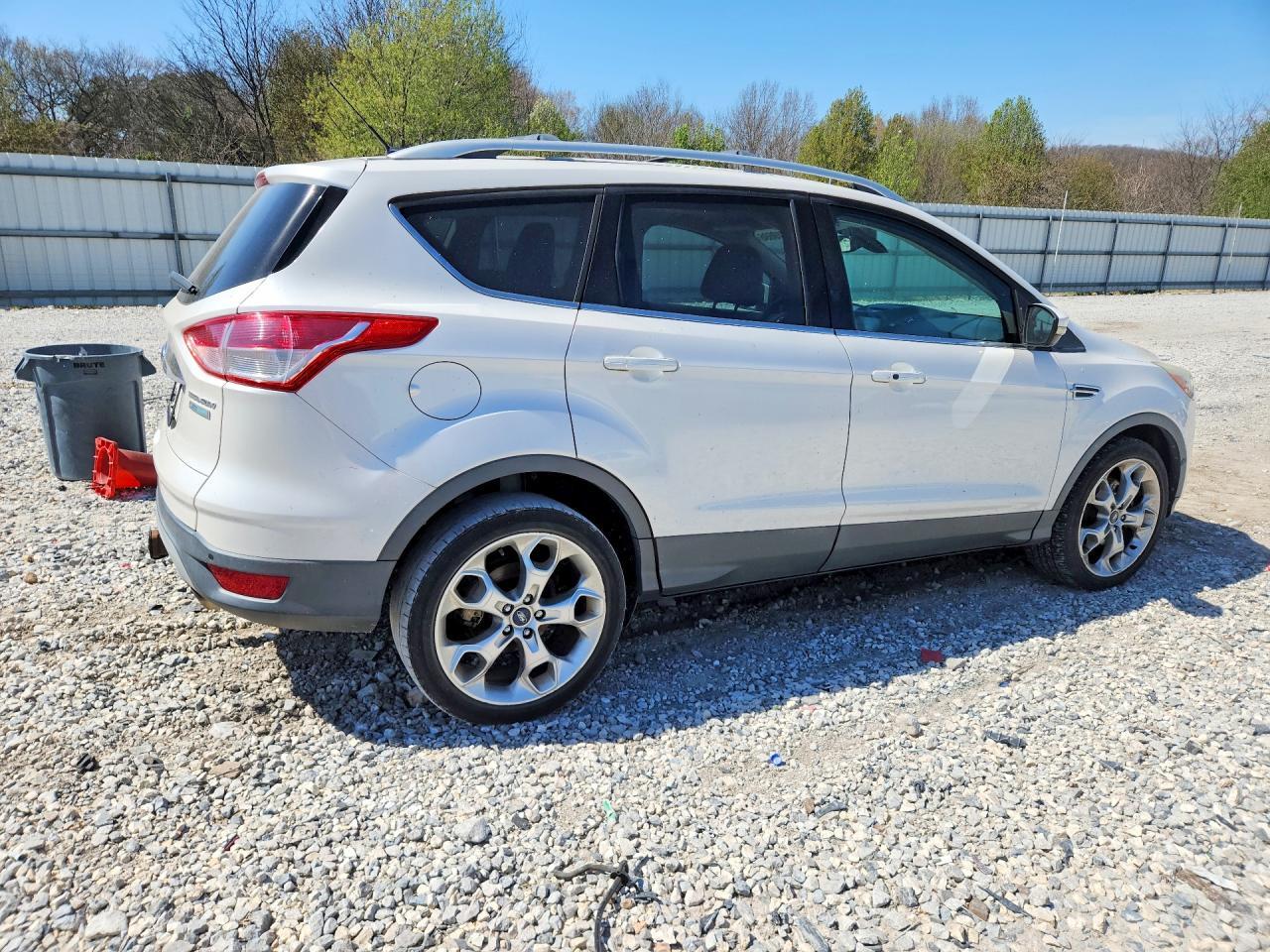 2016 Ford Escape Titanium - Фото 3