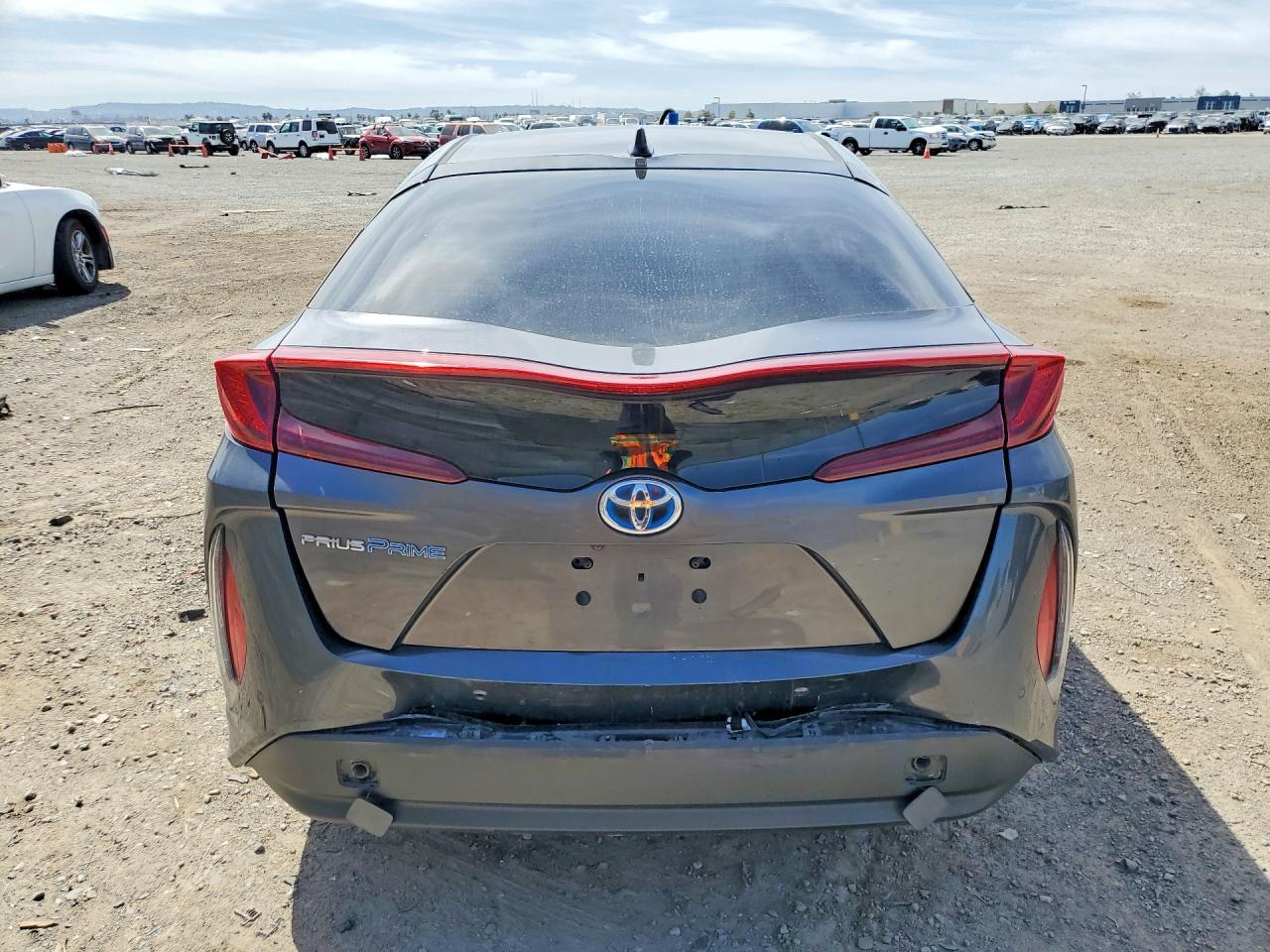 2017 Toyota Prius Prime Advanced - Фото 6
