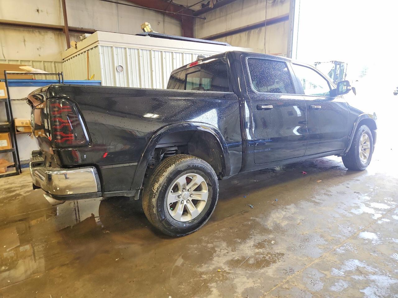 2022 Ram 1500 Laramie - Фото 3