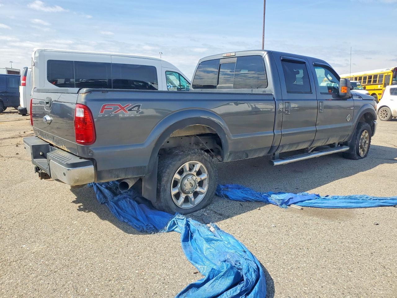 2015 Ford F350 Lariat Srw 4Wd 6.7L V8 Tdsl Crew - Image 3