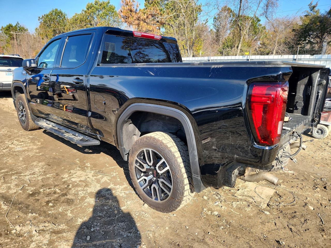 2024 GMC Sierra K1500 At4 - Image 2