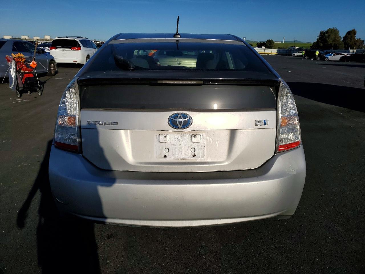 2011 Toyota Prius - Фото 6