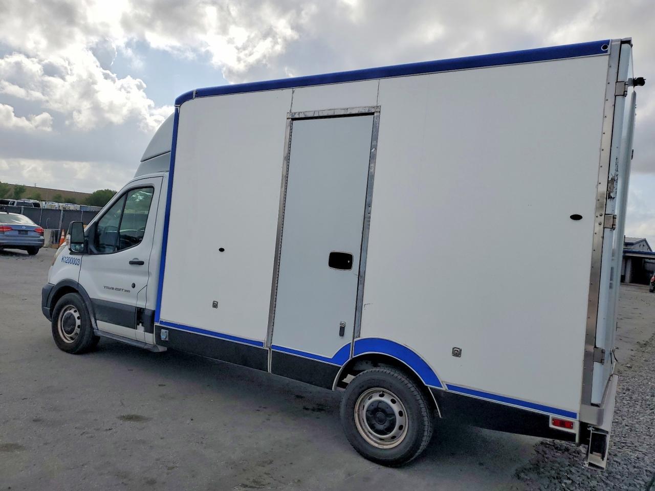 2020 Ford Transit Delivery Truck - Фото 2