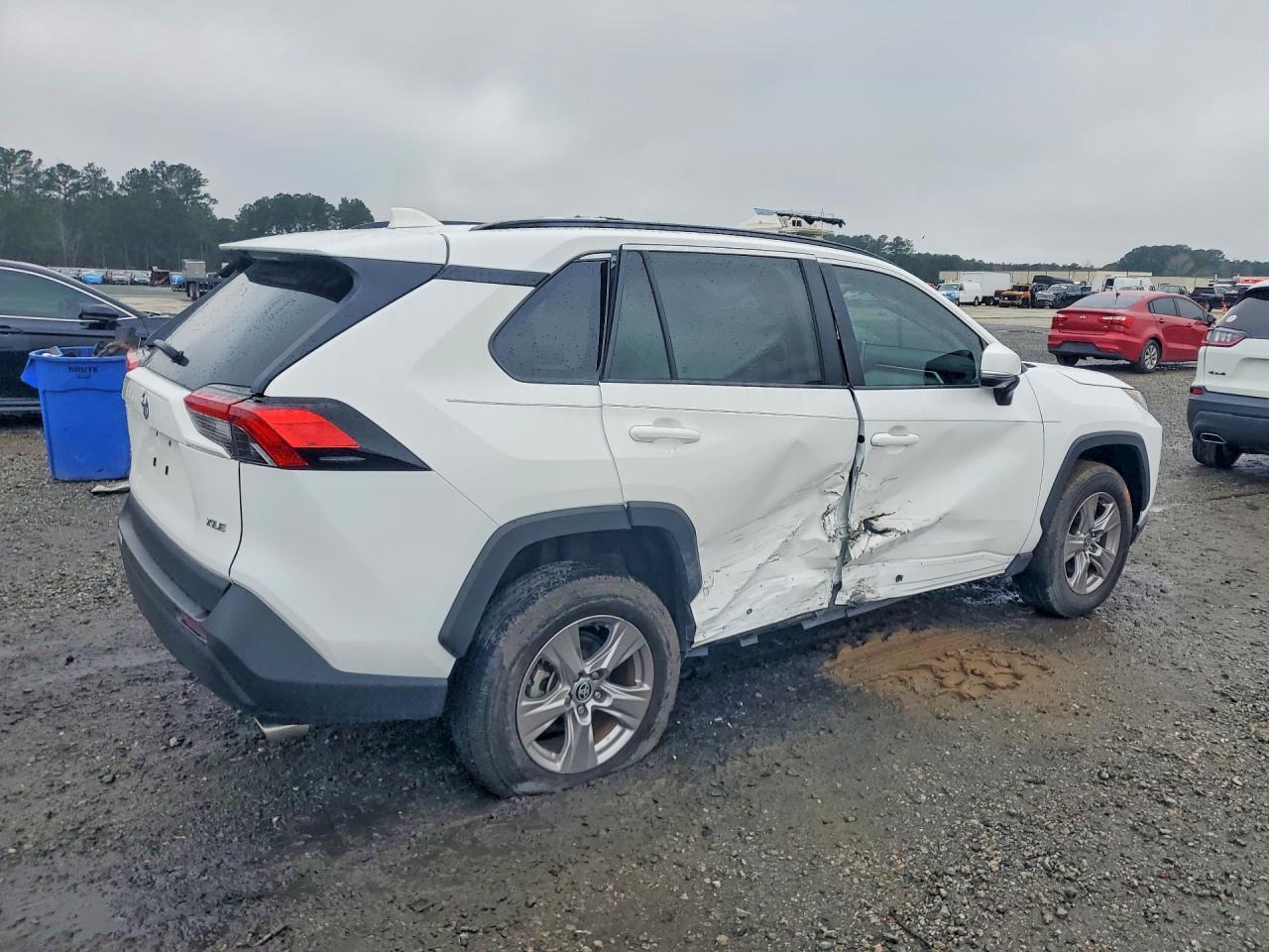 2023 Toyota Rav4 Xle - Фото 3