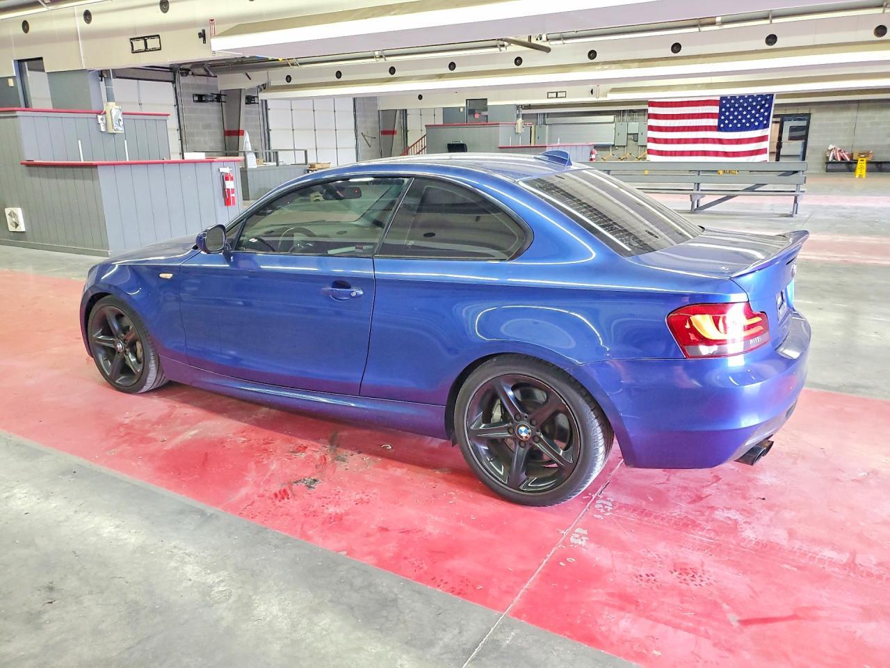 2010 BMW 135 I - Image 2