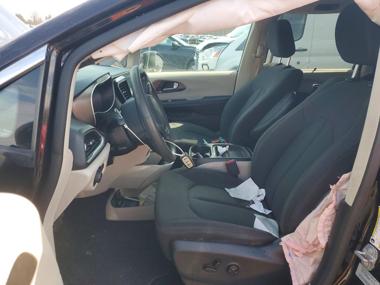 2017 Chrysler Pacifica Touring L - Фото 7