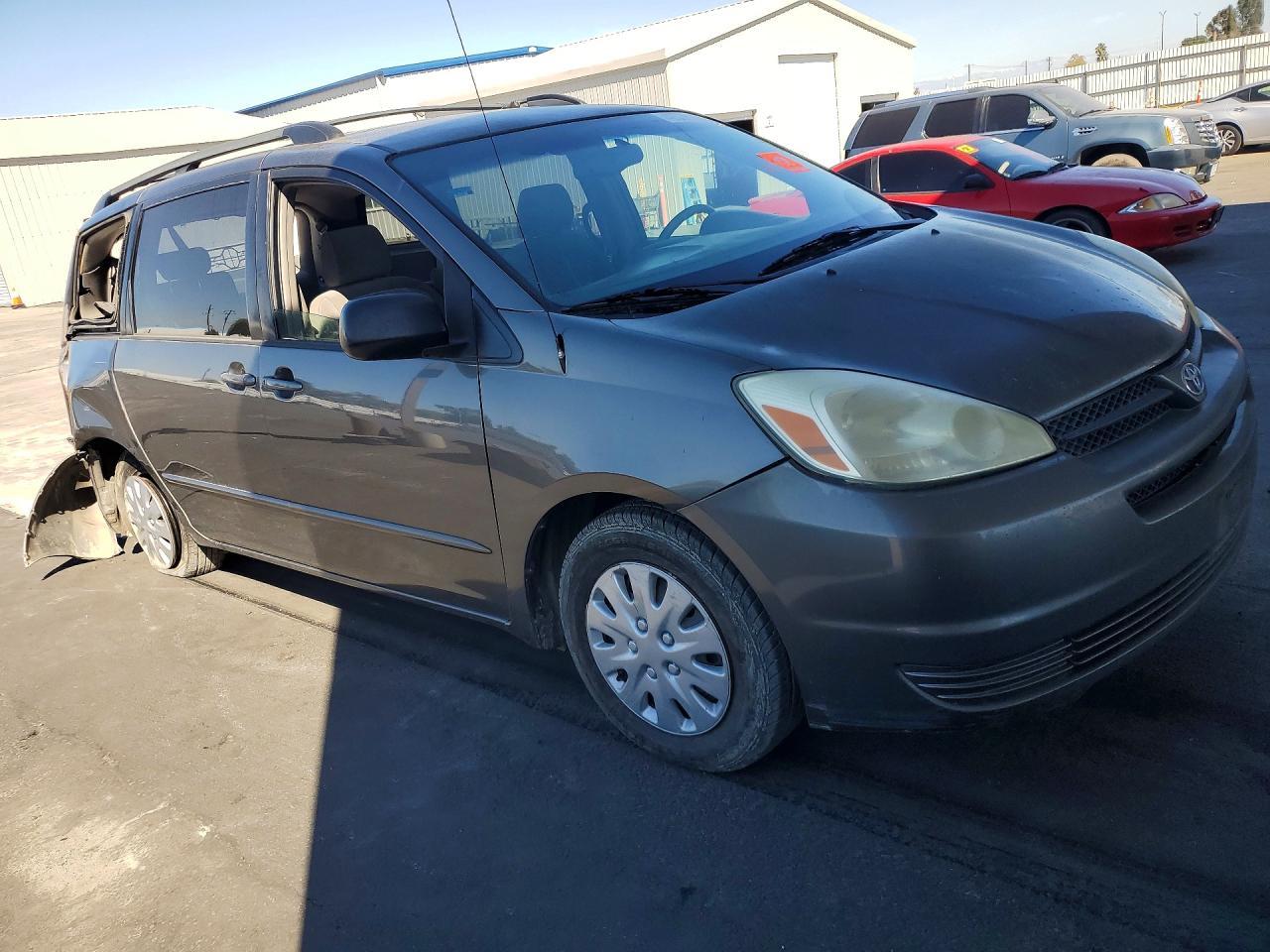 2005 Toyota Sienna Le 7 Passenger - Фото 4