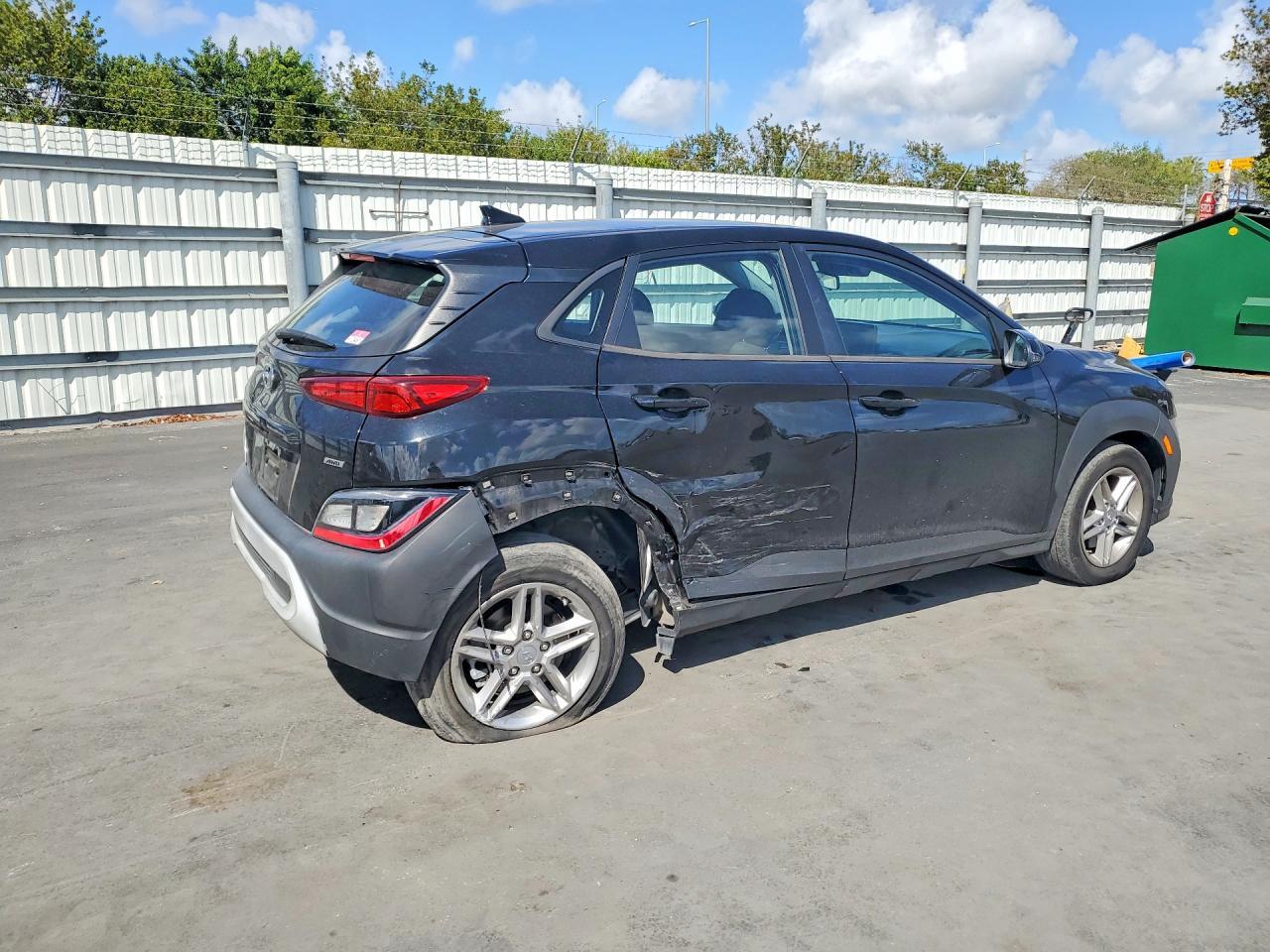 2023 Hyundai Kona Se - Фото 3