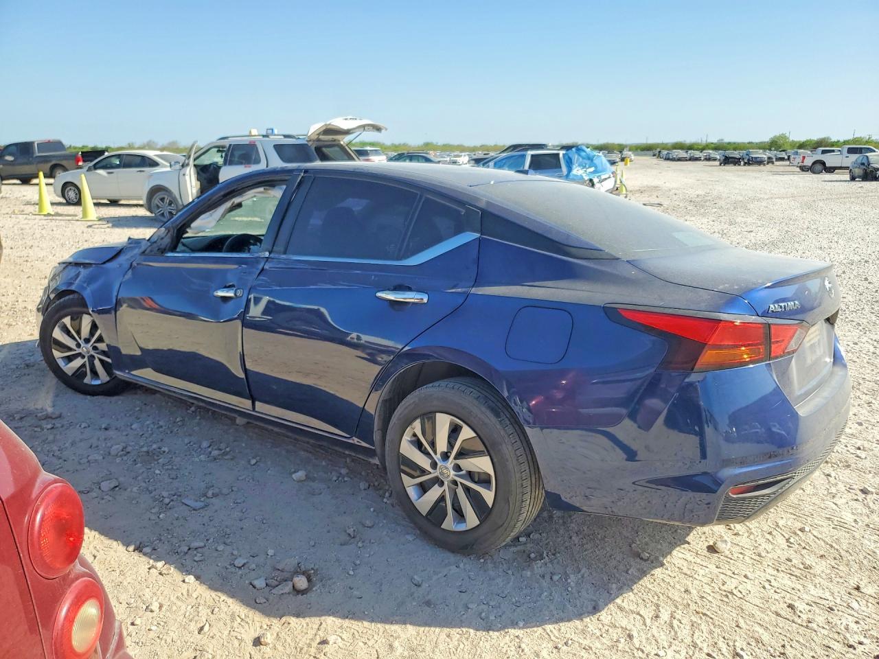 2020 Nissan Altima 2.5 S - Фото 2
