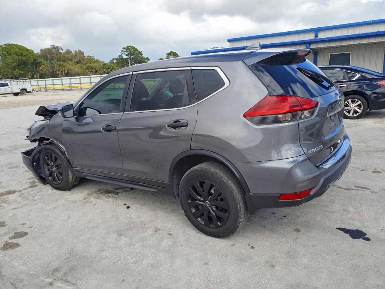 2019 Nissan Rogue S - Image 2