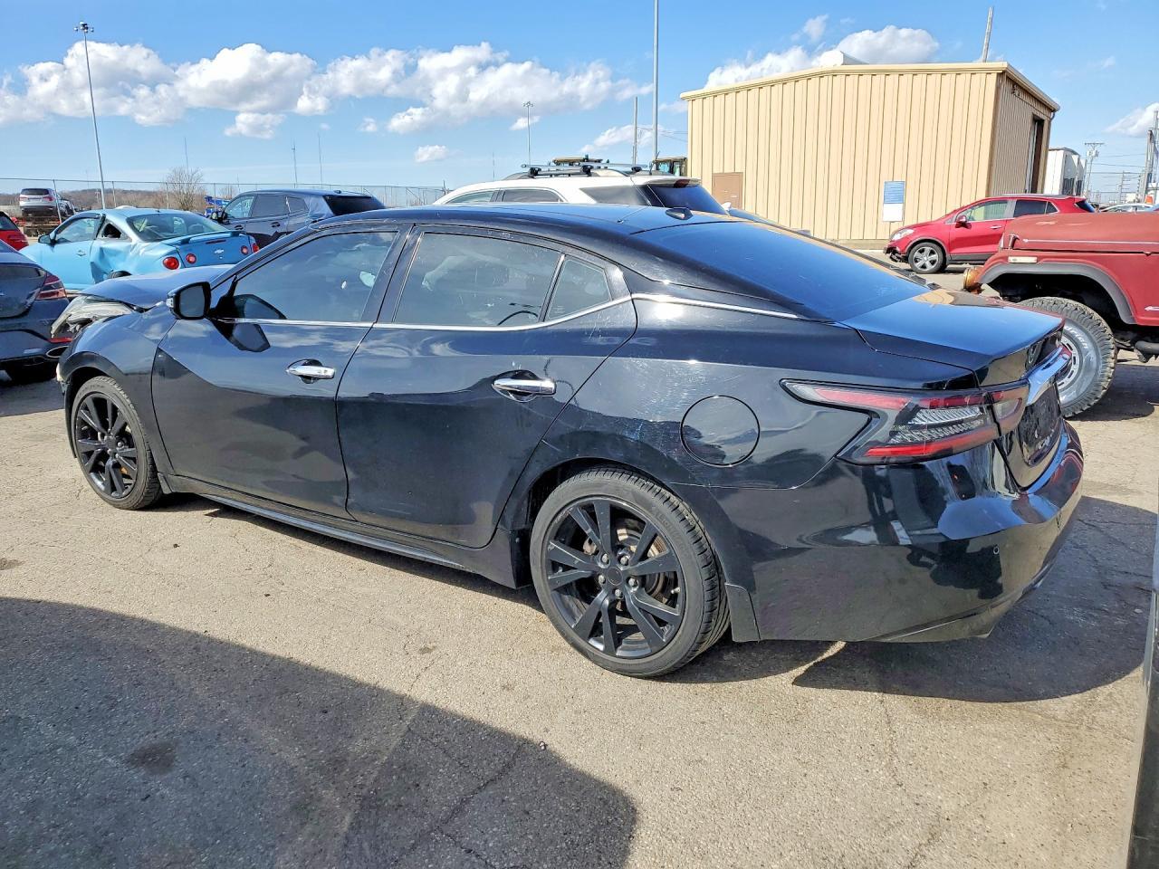 2017 Nissan Maxima Platinum - Image 2