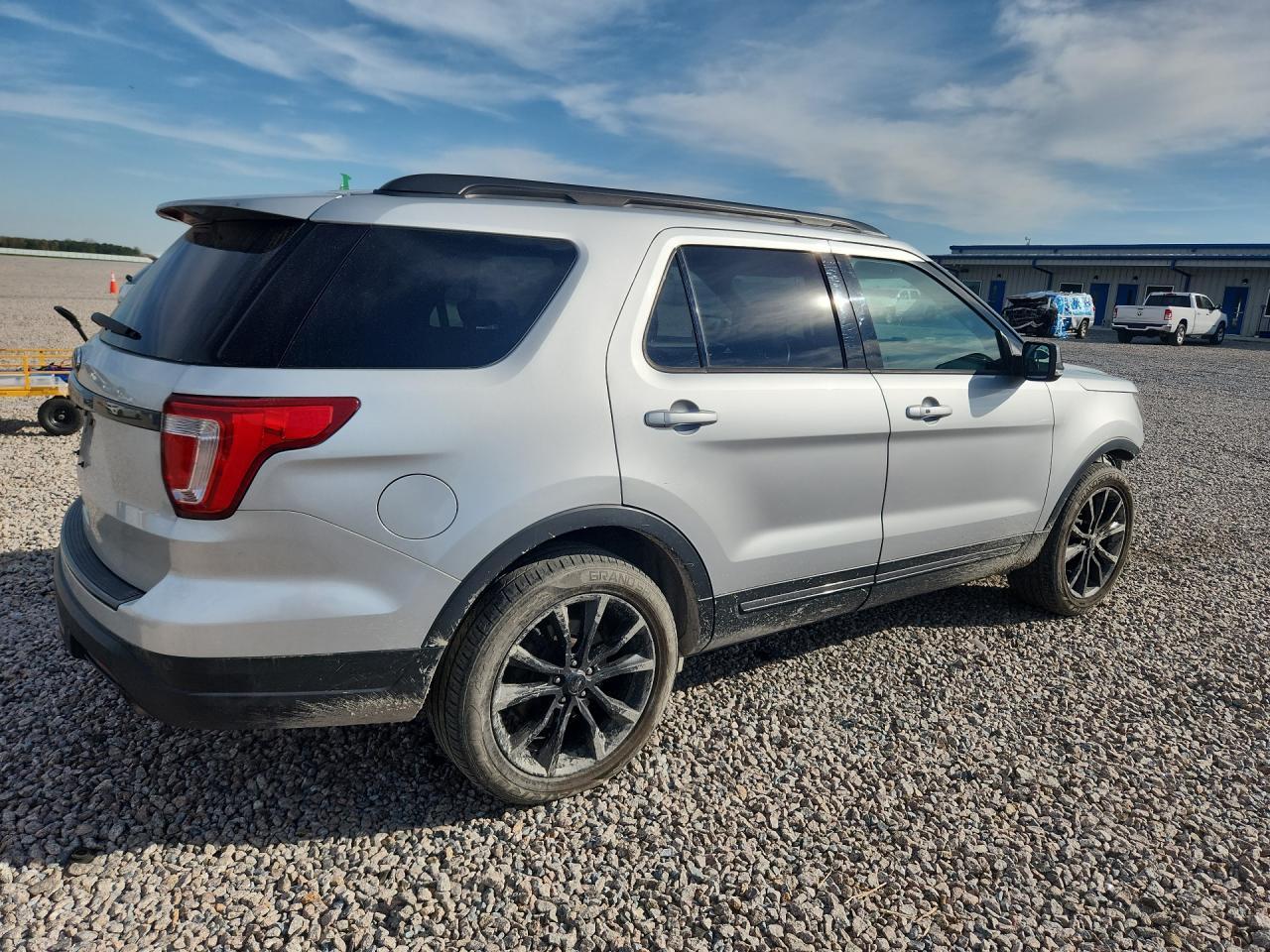 2019 Ford Explorer Xlt - Фото 3