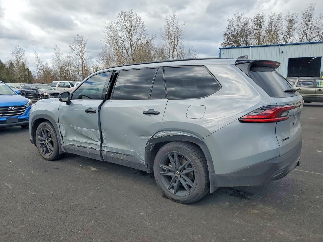 2025 Toyota Grand Highlander Hybrid Nightshade - Фото 2