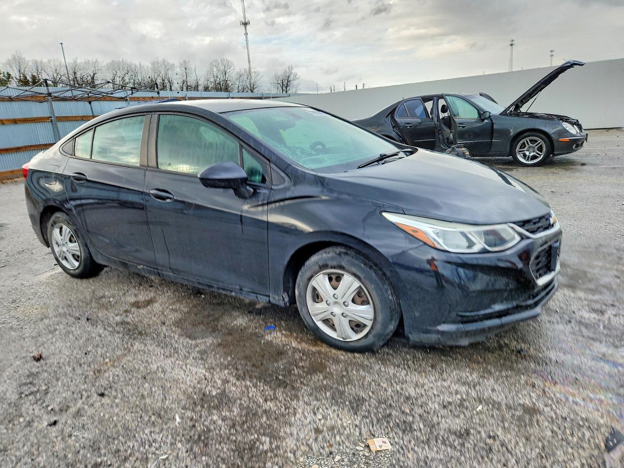 2017 Chevrolet Cruze Ls - Фото 4