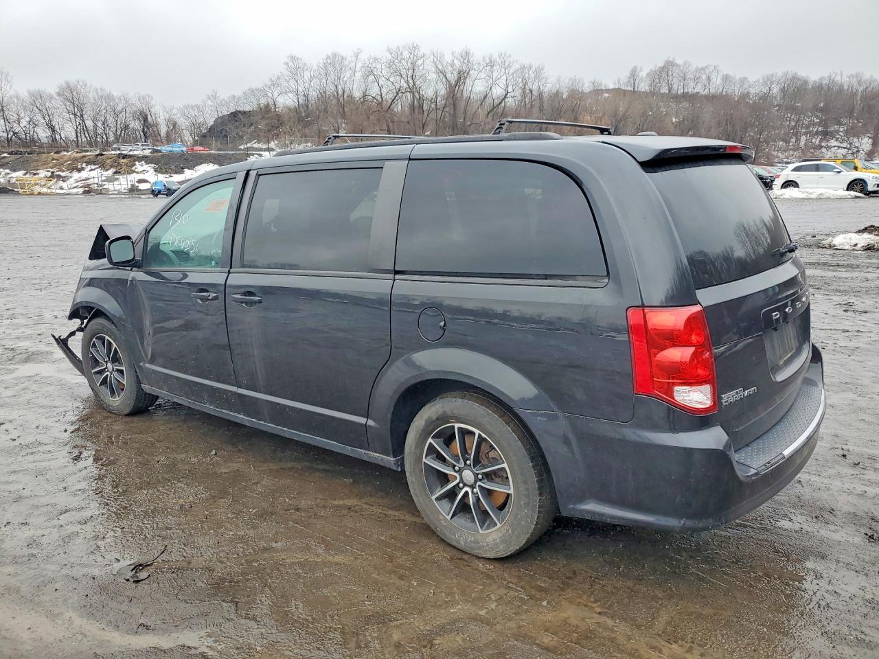 2019 Dodge Grand Caravan Gt - Image 2