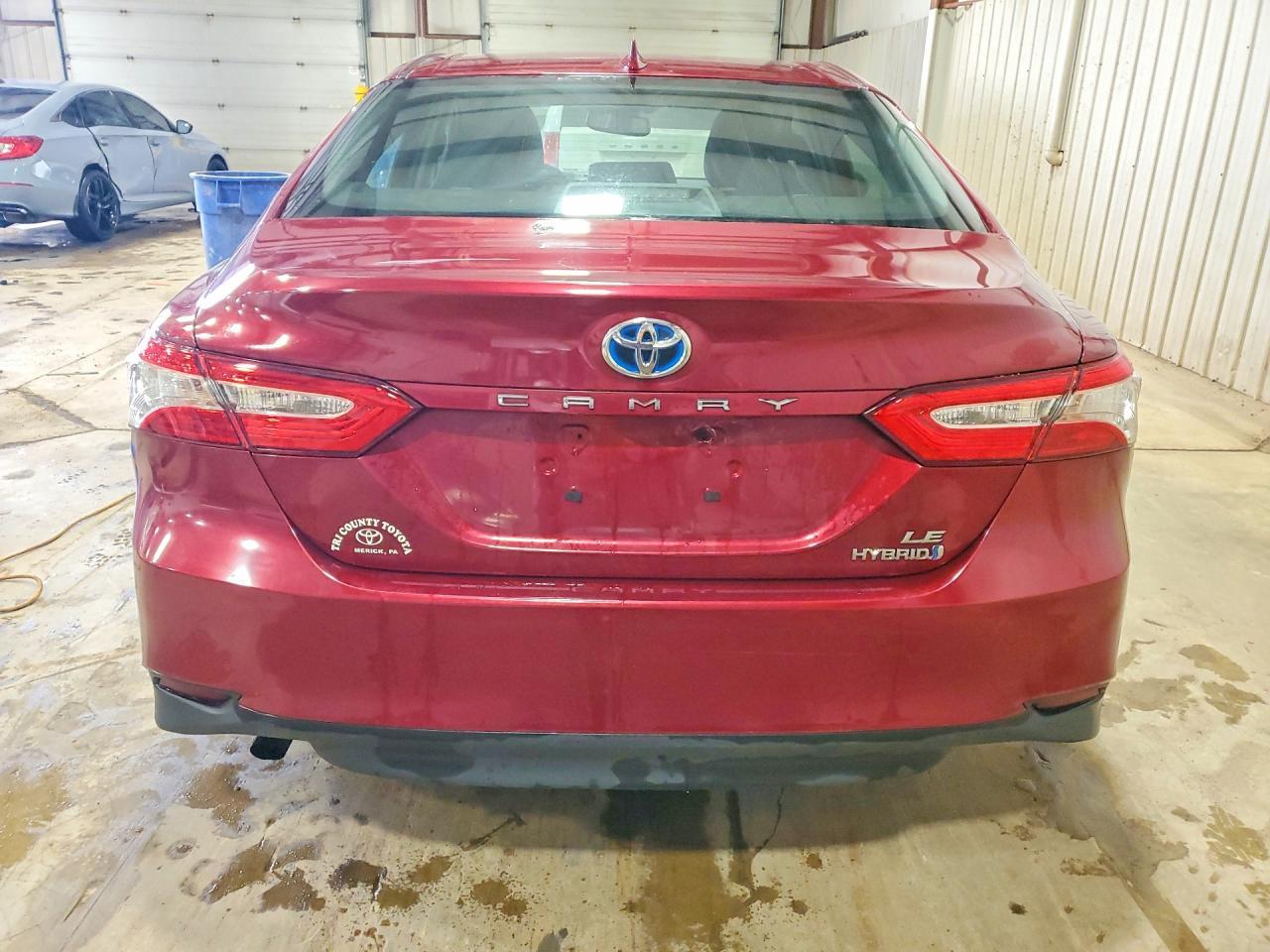 2019 Toyota Camry Hybrid Le - Image 6