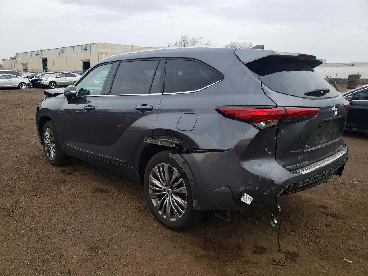 2020 Toyota Highlander Platinum - Фото 2