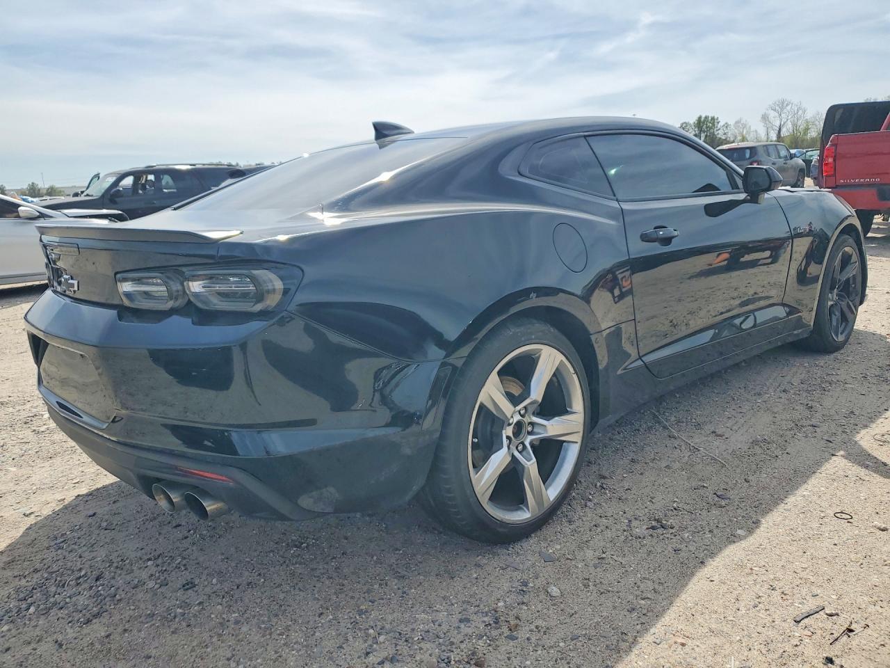2023 Chevrolet Camaro Lt1 - Image 3
