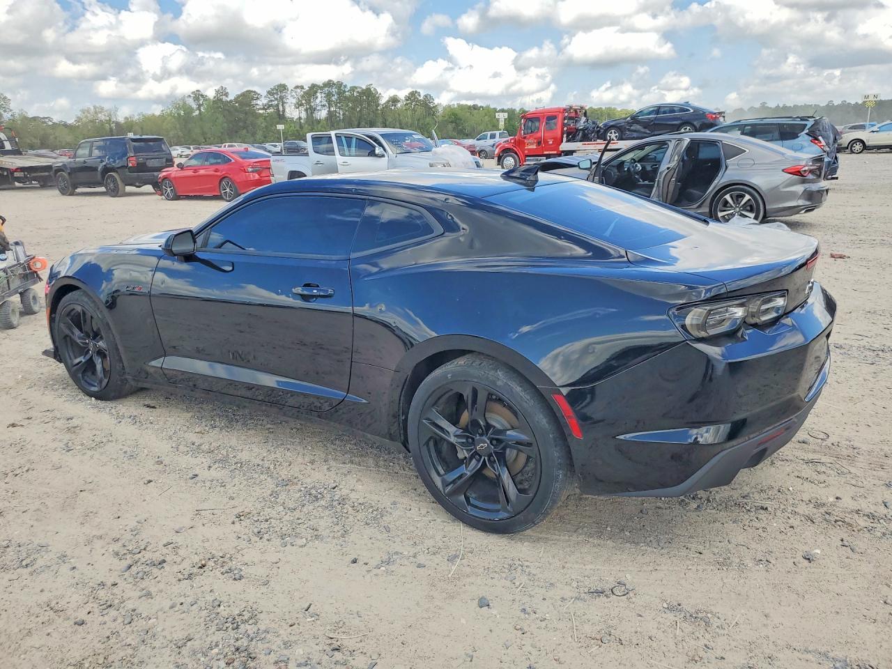 2022 Chevrolet Camaro Lt1 - Image 2