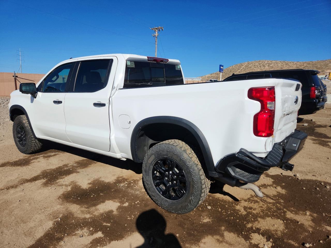 2023 Chevrolet Silverado K1500 Zr2 - Фото 2