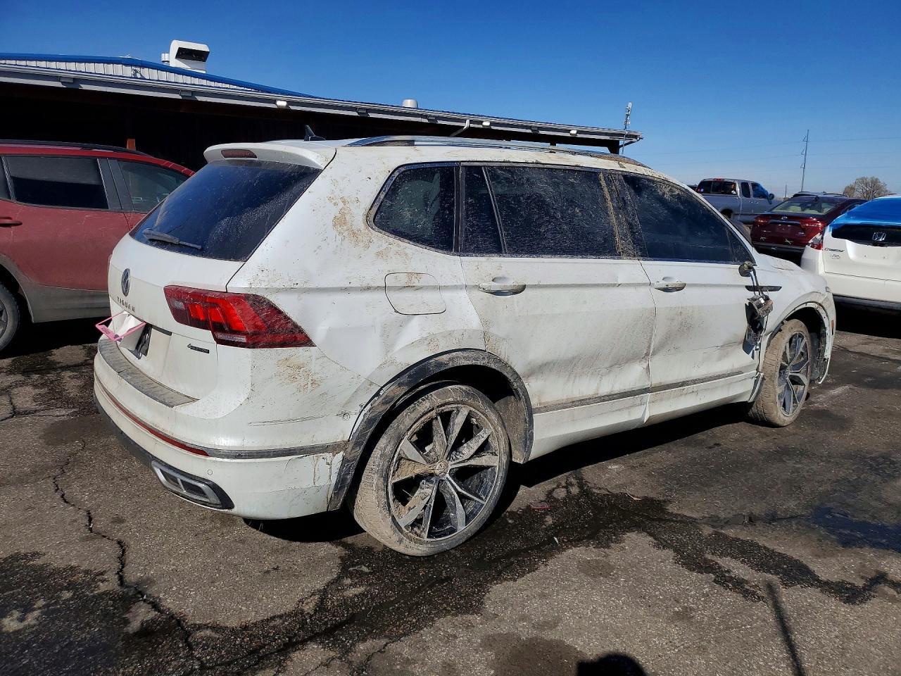 2022 Volkswagen Tiguan Sel R-Line - Фото 3