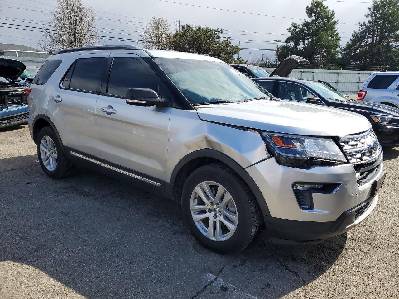 2019 Ford Explorer Xlt - Фото 4