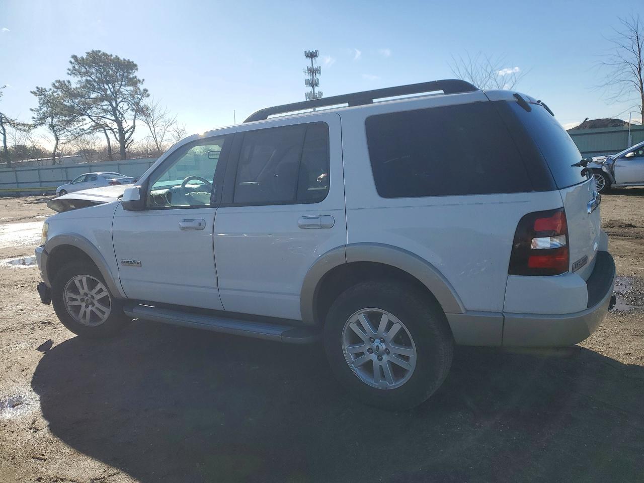 2008 Ford Explorer - Image 2
