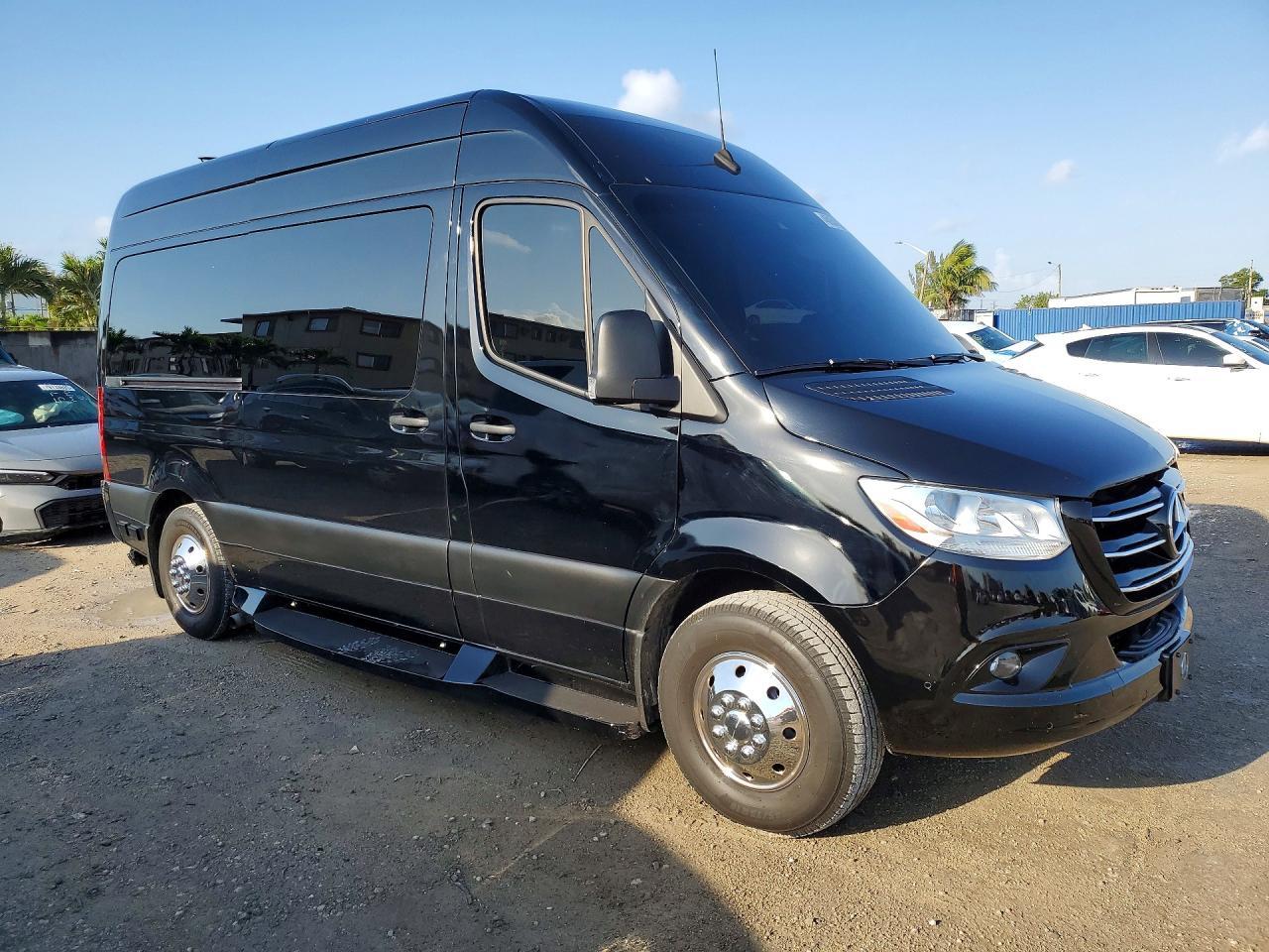 2021 Mercedes-Benz Sprinter 2500 - Фото 4
