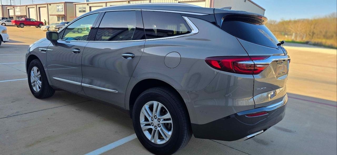 2018 Buick Enclave Essence - Image 3