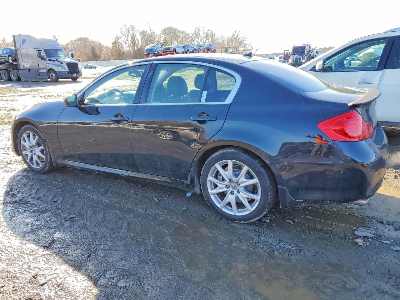2012 Infiniti G37 Sedan Journey - Image 2