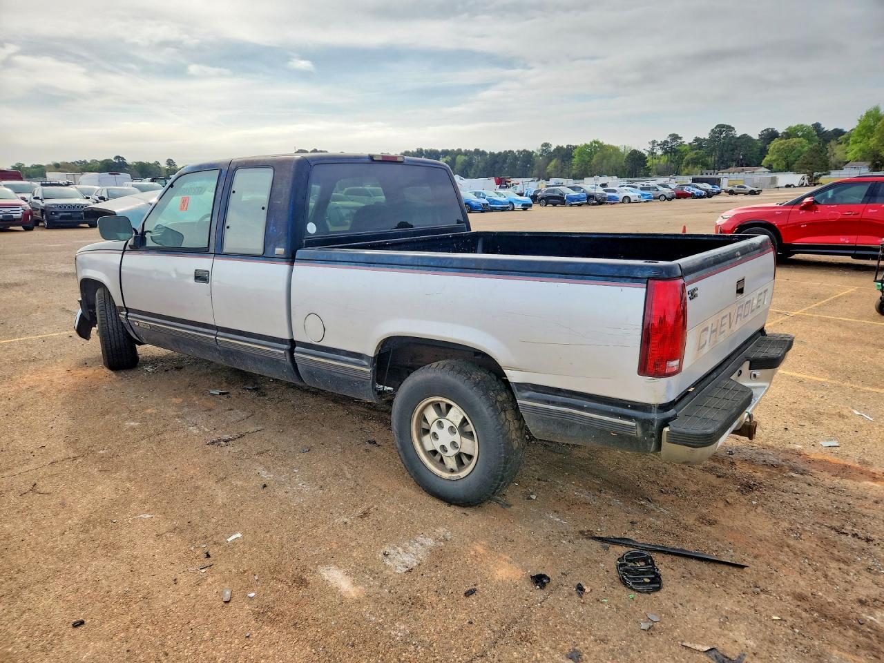1994 Chevrolet Gmt-400 C1500 - Image 2