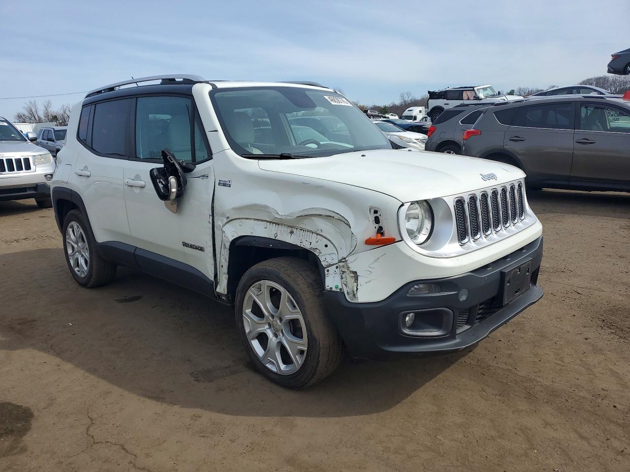 2015 Jeep Renegade Limited - Image 4
