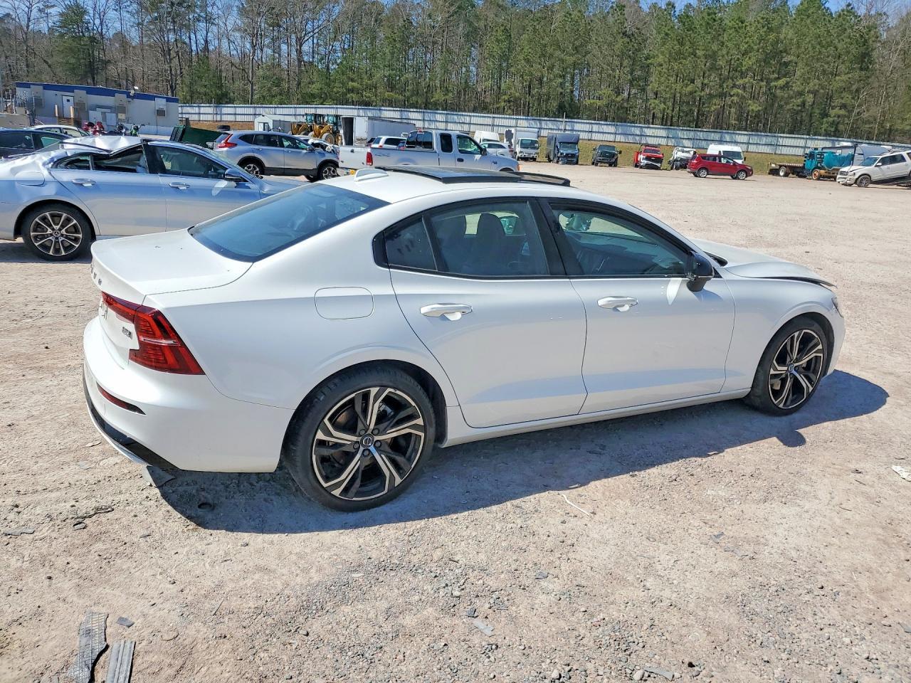 2024 Volvo S60 Core - Фото 3