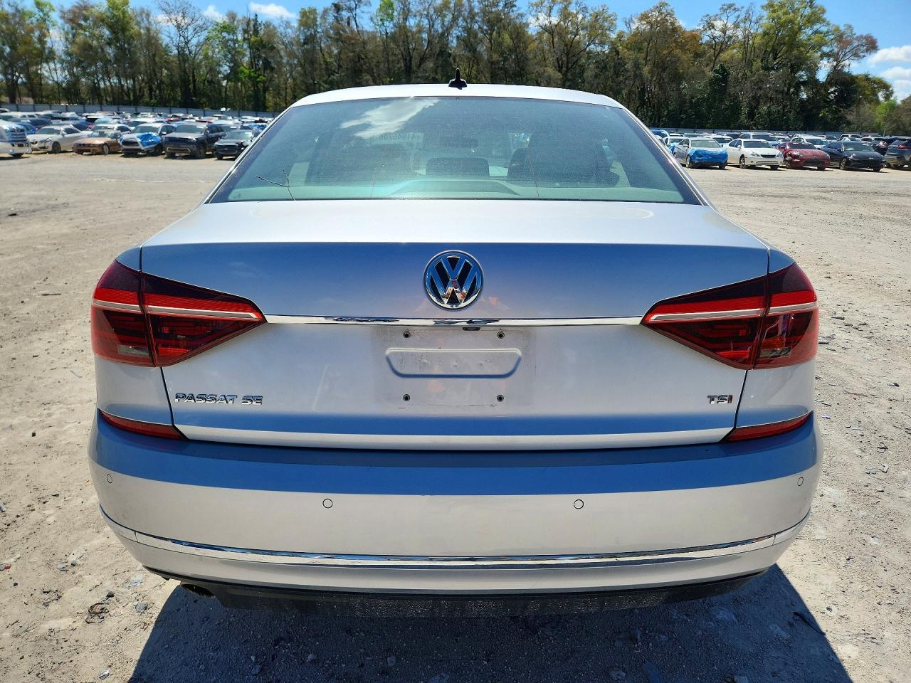 2018 Volkswagen Passat Se - Фото 6