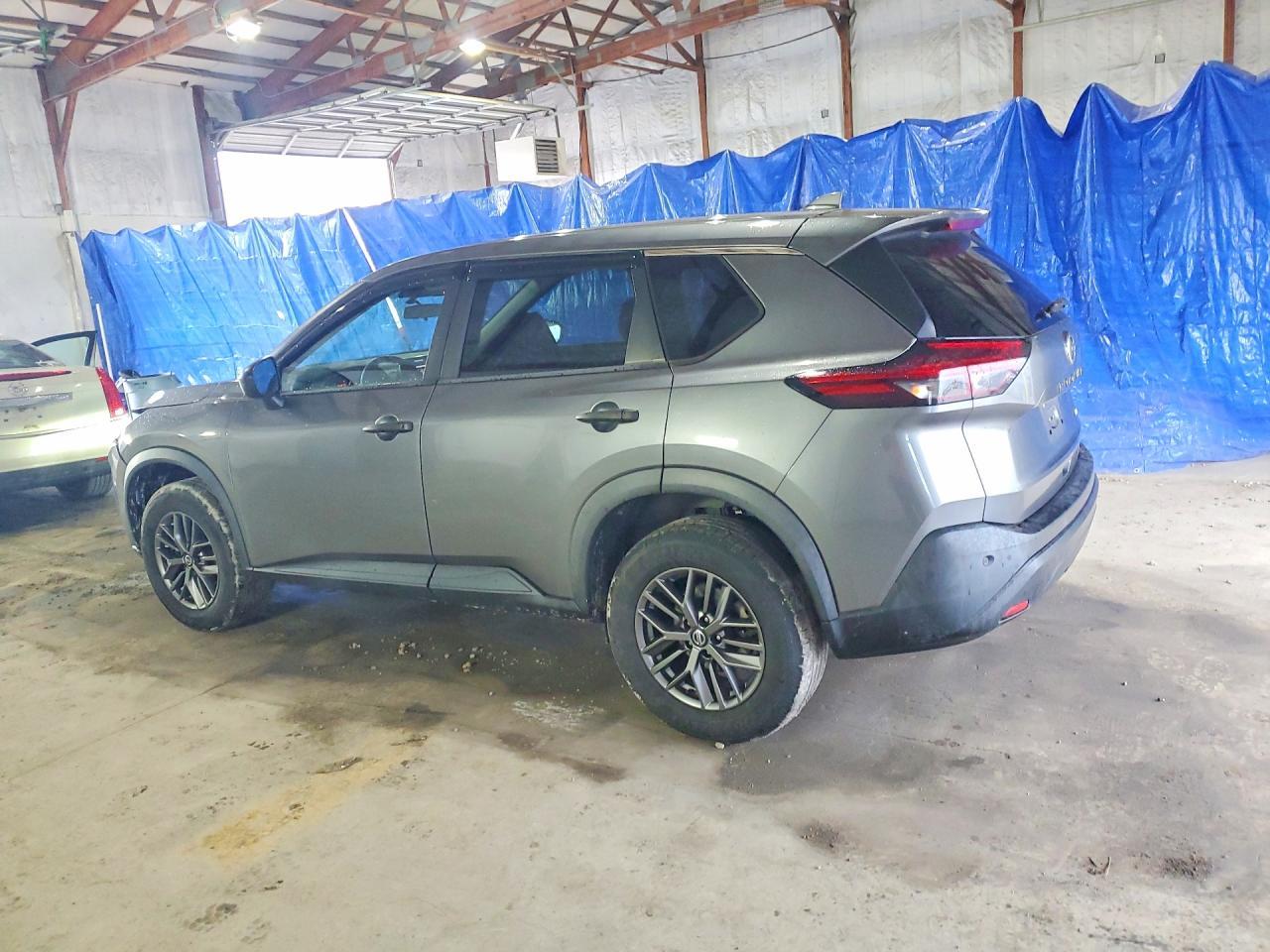 2021 Nissan Rogue S - Фото 2