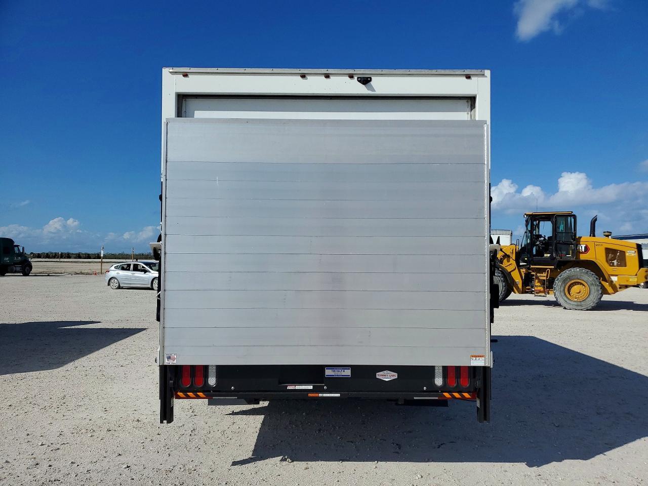 2020 GMC Savana Box Truck - Фото 6
