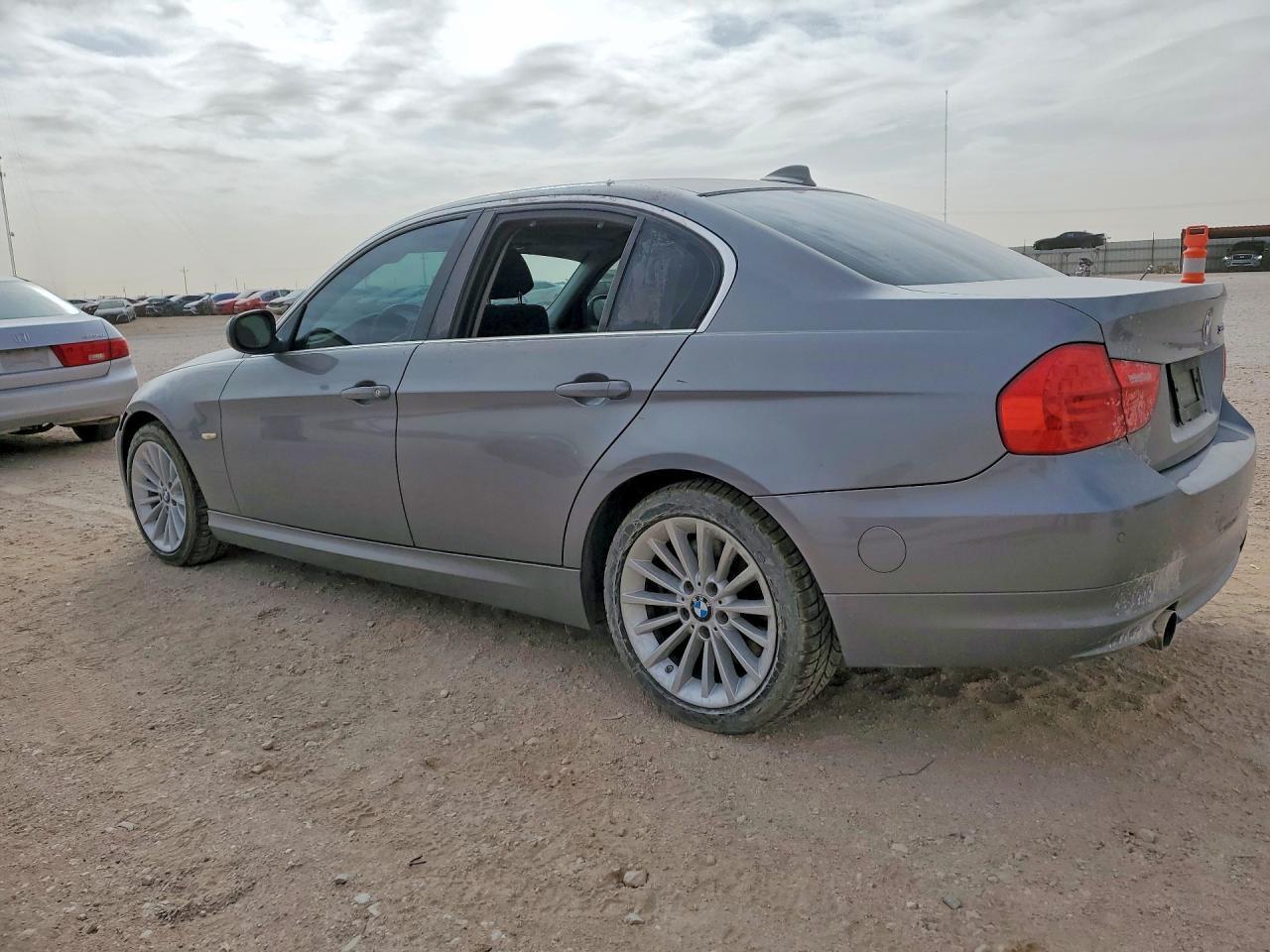 2011 BMW 335 D - Image 2