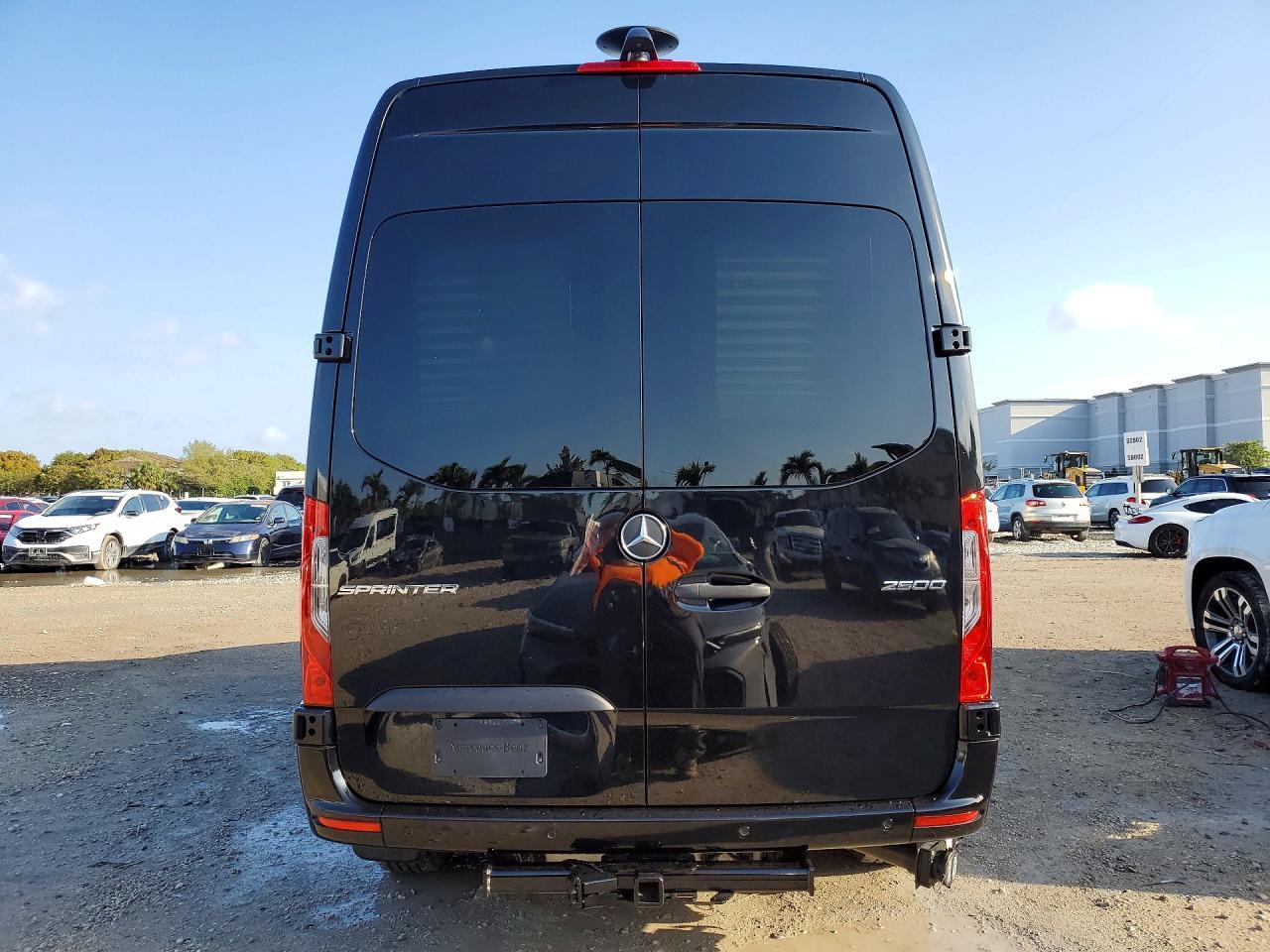 2021 Mercedes-Benz Sprinter 2500 - Фото 6