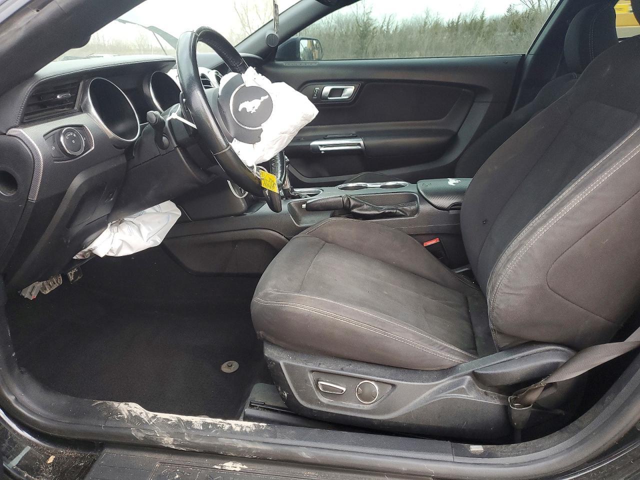 2019 Ford Mustang - Image 7