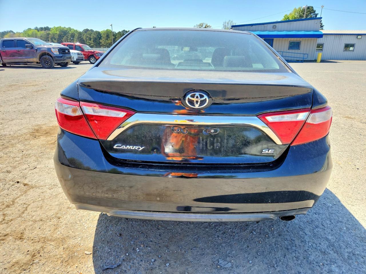2017 Toyota Camry Se - Фото 6