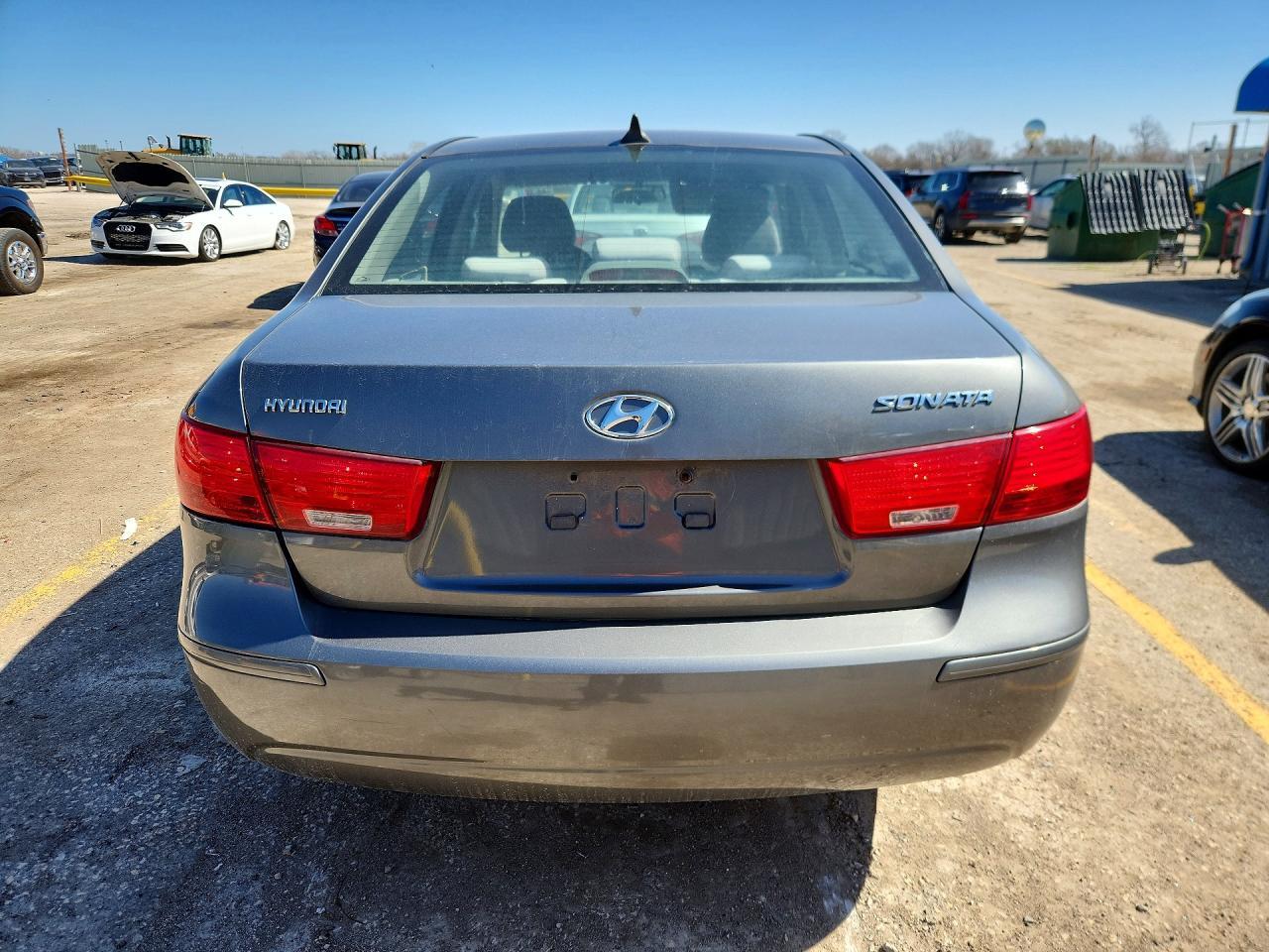 2010 Hyundai Sonata Gls - Image 6