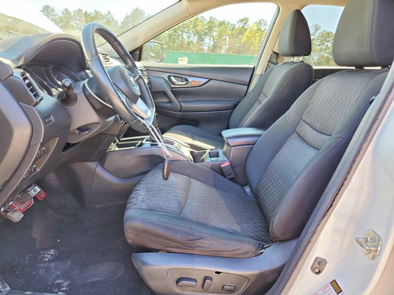 2017 Nissan Rogue - Image 7