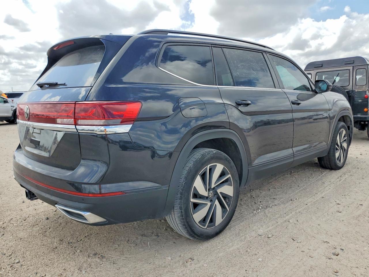 2024 Volkswagen Atlas Se - Image 3