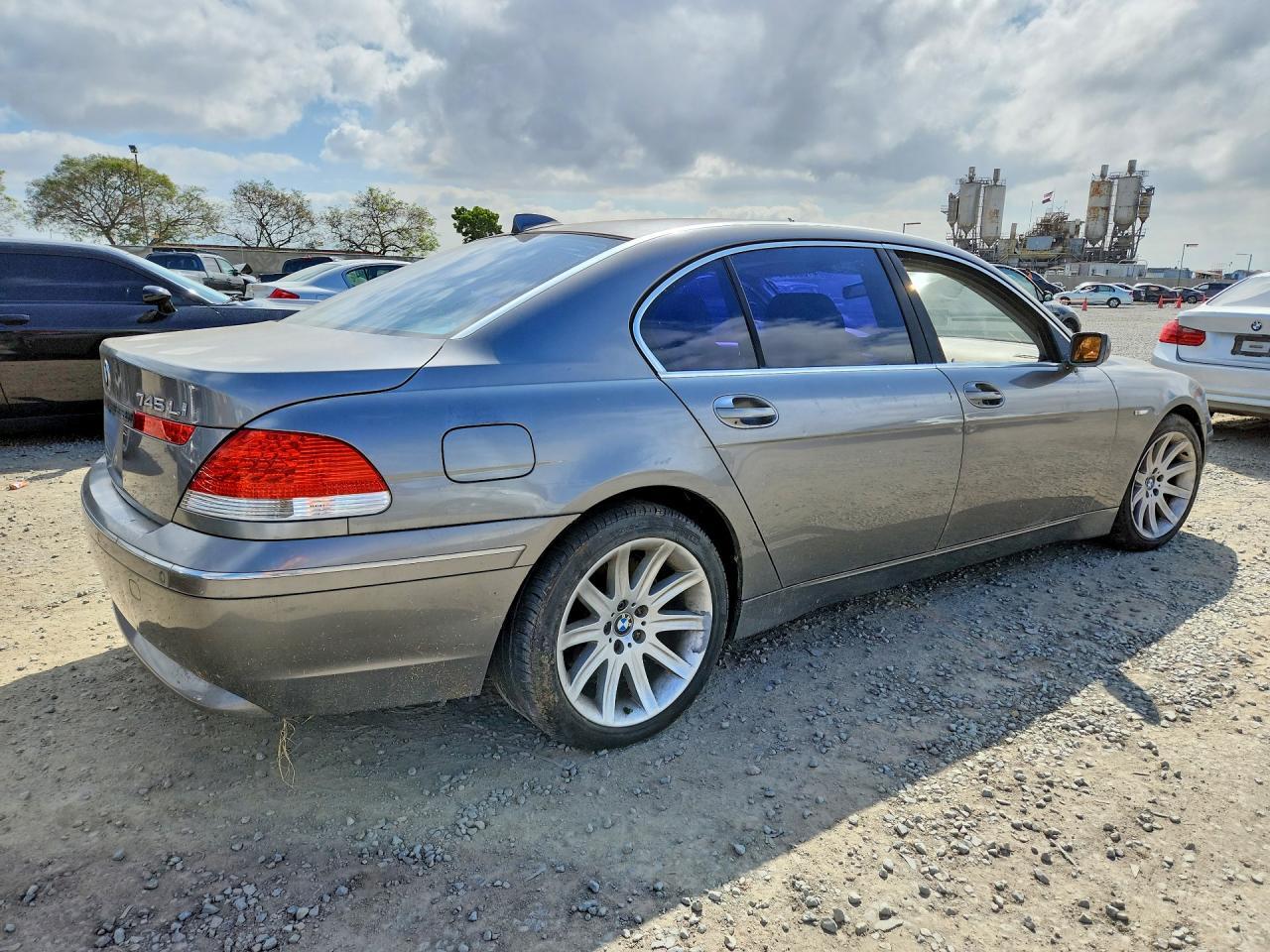 2004 BMW 745 Li - Image 3