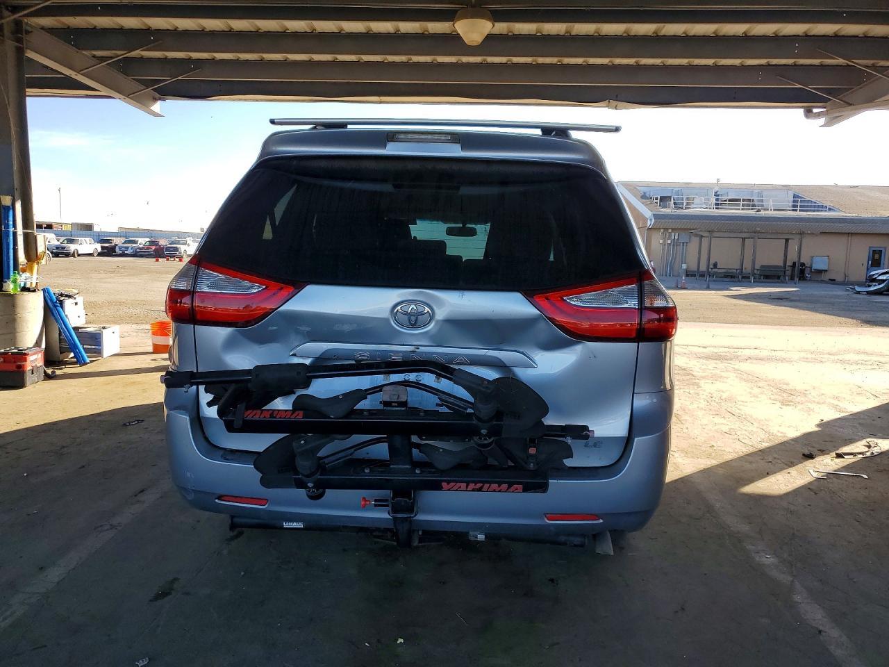 2015 Toyota Sienna Le 8-Passenger - Image 6