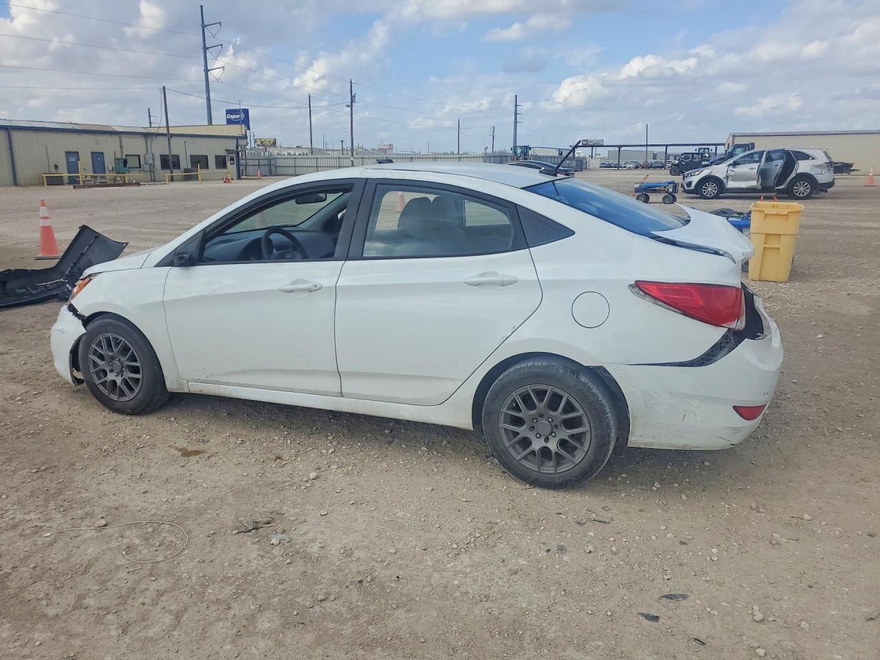 2016 Hyundai Accent Se - Фото 2