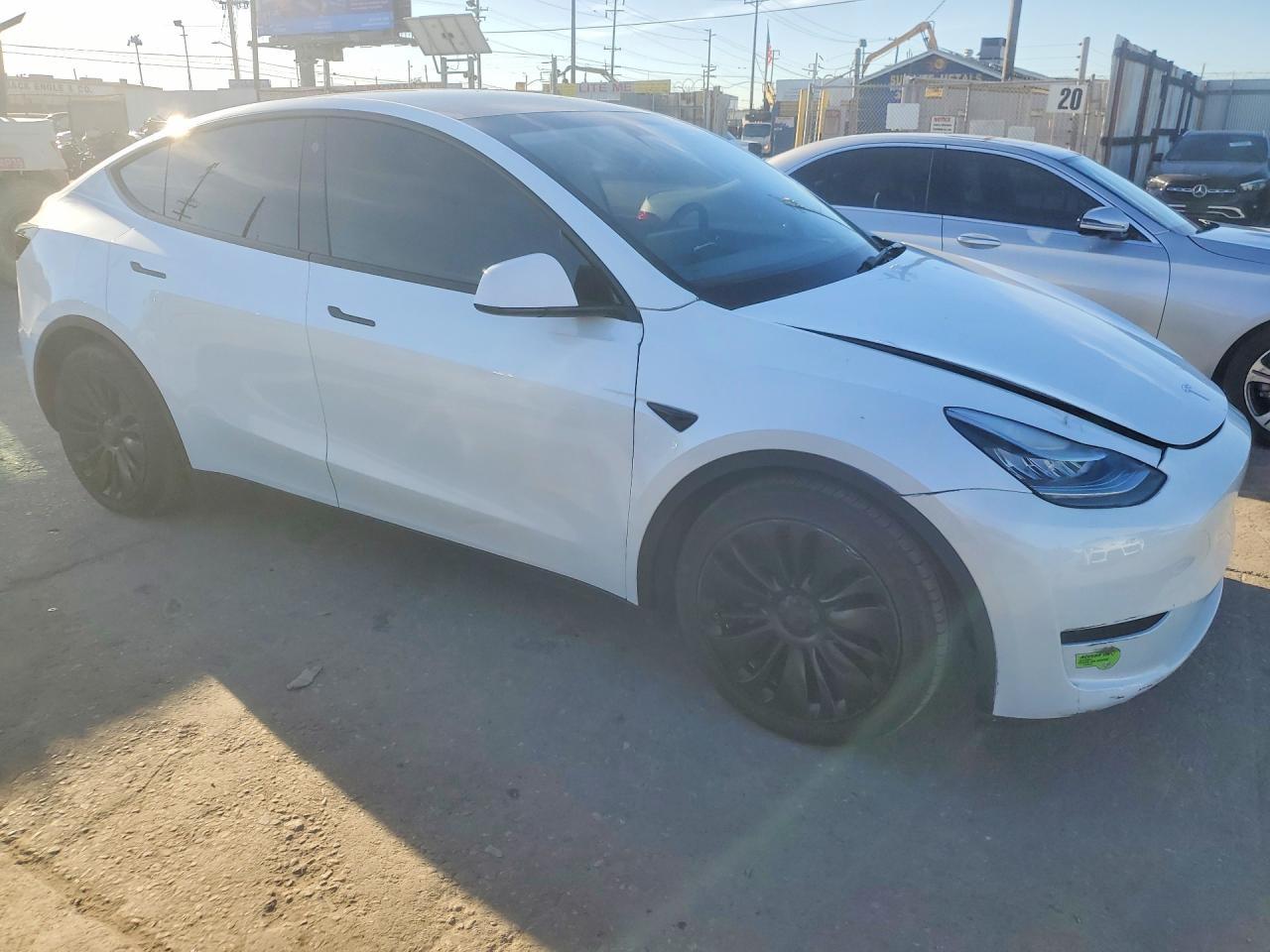 2023 Tesla Model Y - Image 4