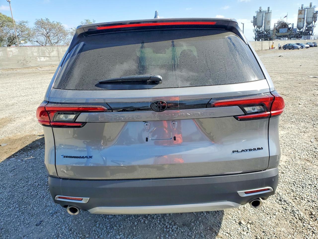 2025 Toyota Grand Highlander Hybrid Max Platinum - Image 6