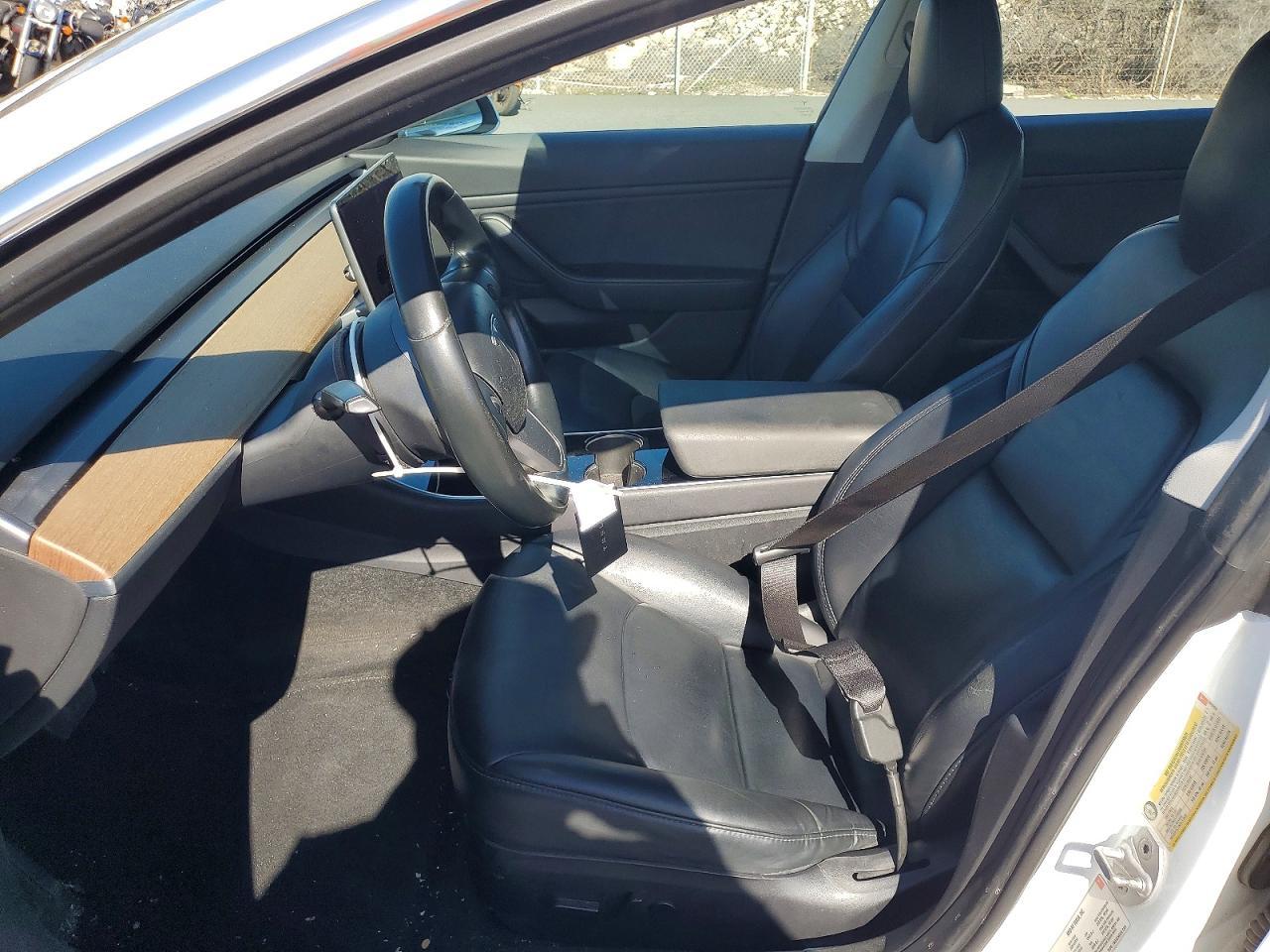 2018 Tesla Model 3 - Image 7